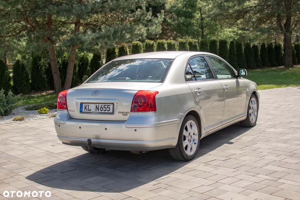 Toyota Avensis - 21