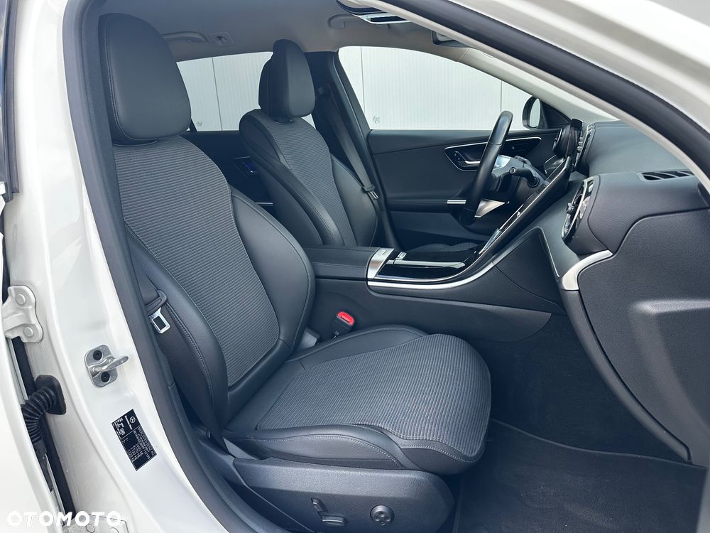 Mercedes-Benz Klasa C 200 d 9G-TRONIC Avantgarde - 13