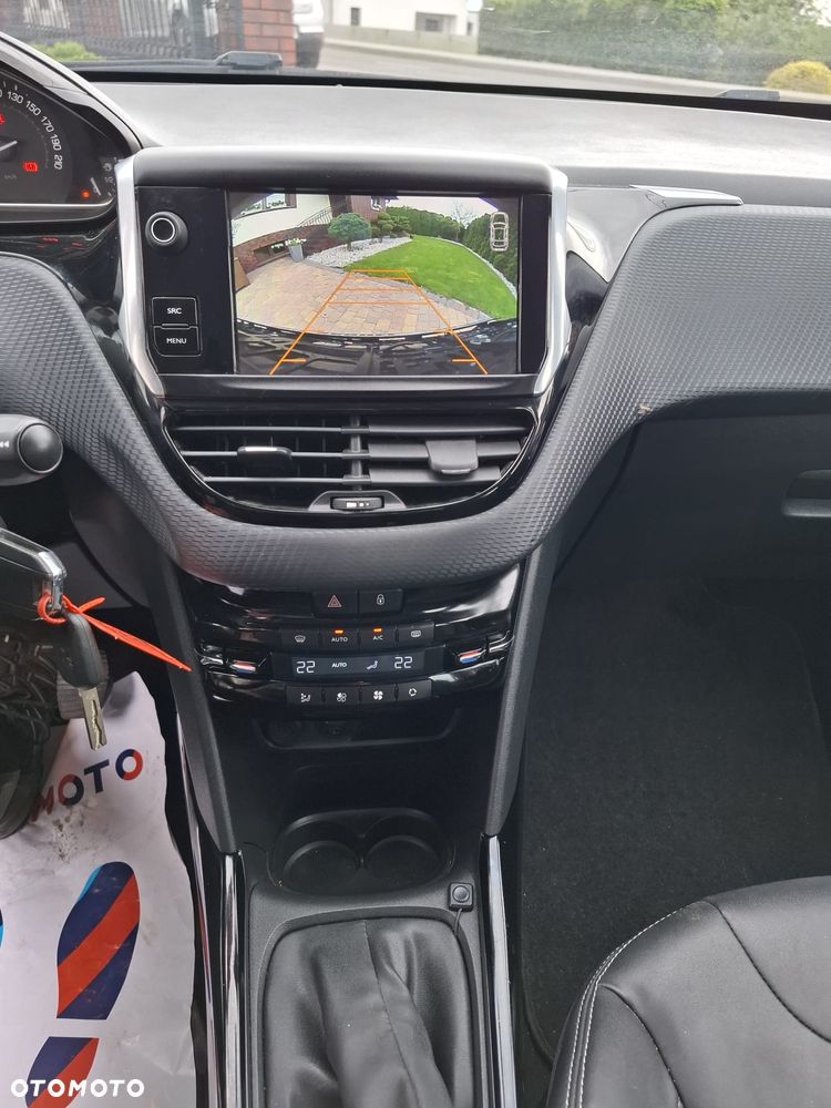 Peugeot 2008 1.2 Pure Tech Allure S&S - 25