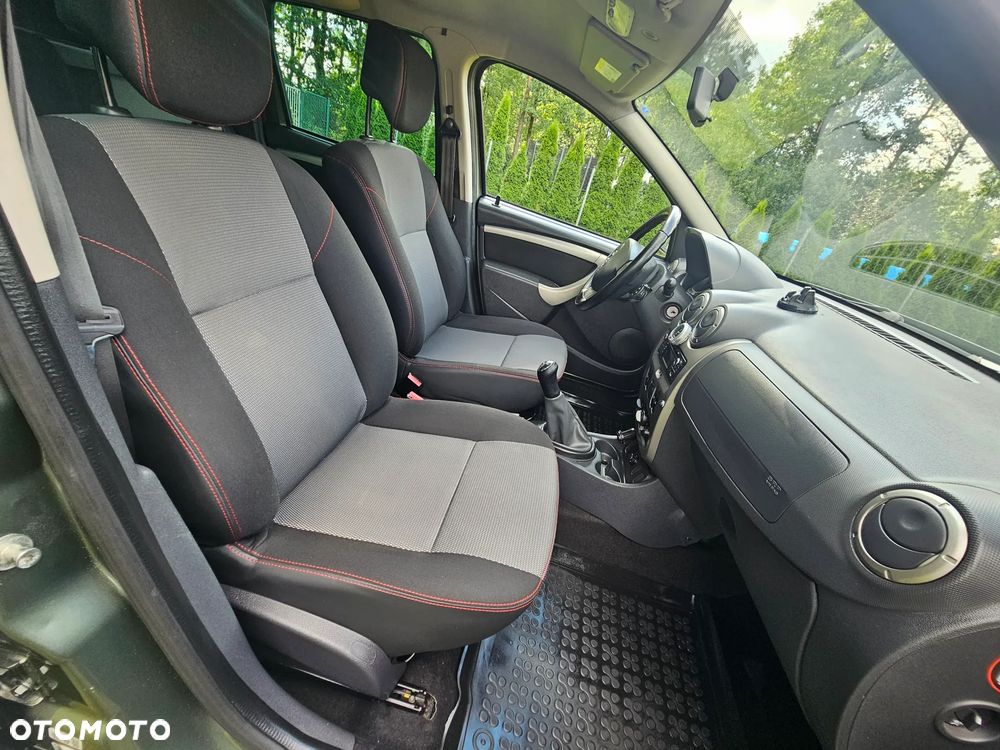 Dacia Duster 1.6 Laureate - 28