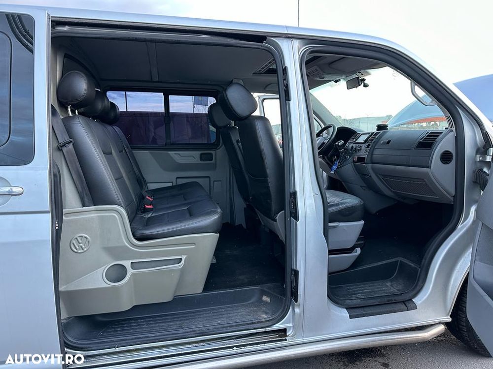 Volkswagen Caravelle - 8