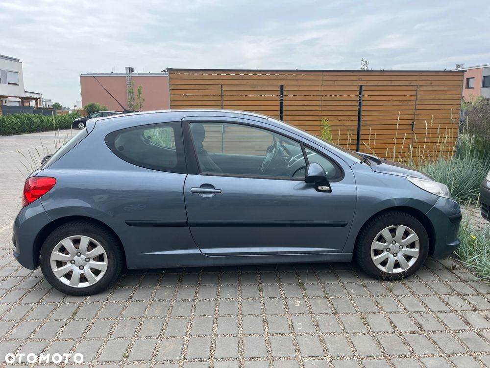 Peugeot 207 1.4 HDi Presence - 1