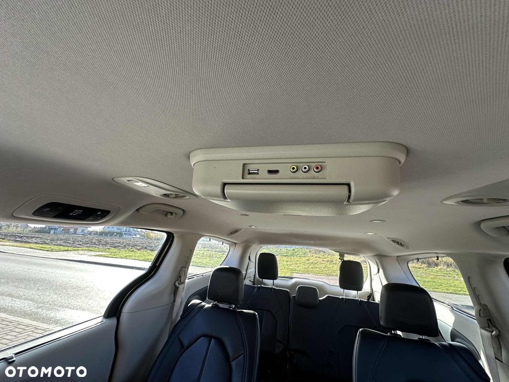 Chrysler Pacifica - 18