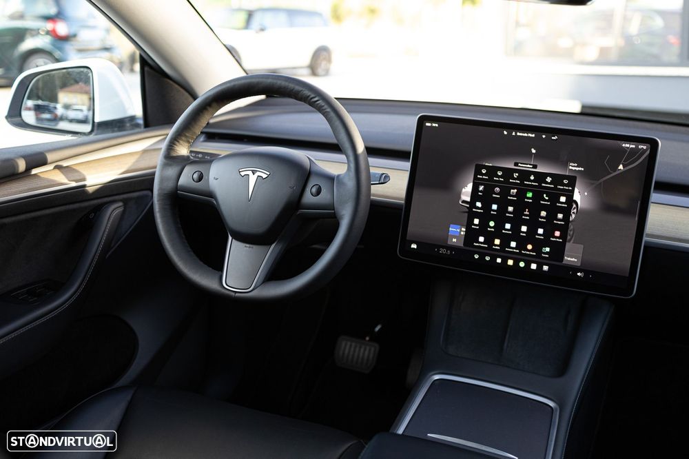 Tesla Model Y Standard RWD - 34
