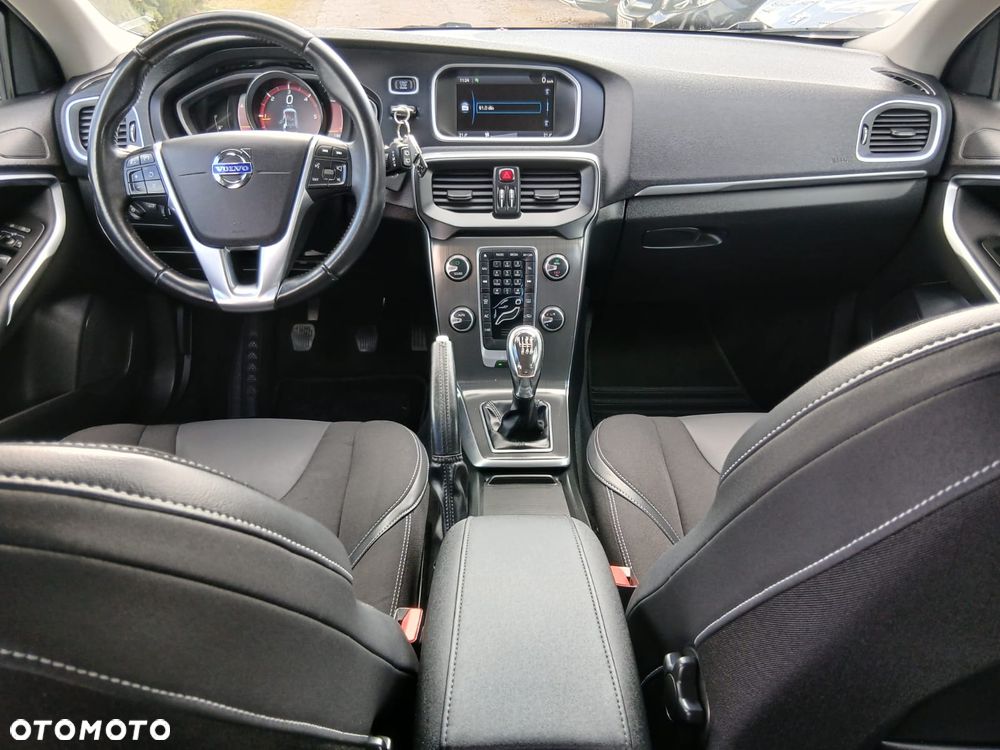 Volvo V40 D2 - 36