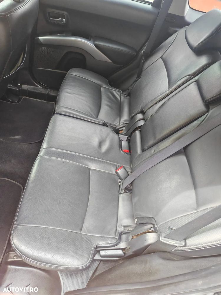 Peugeot 4007 - 11