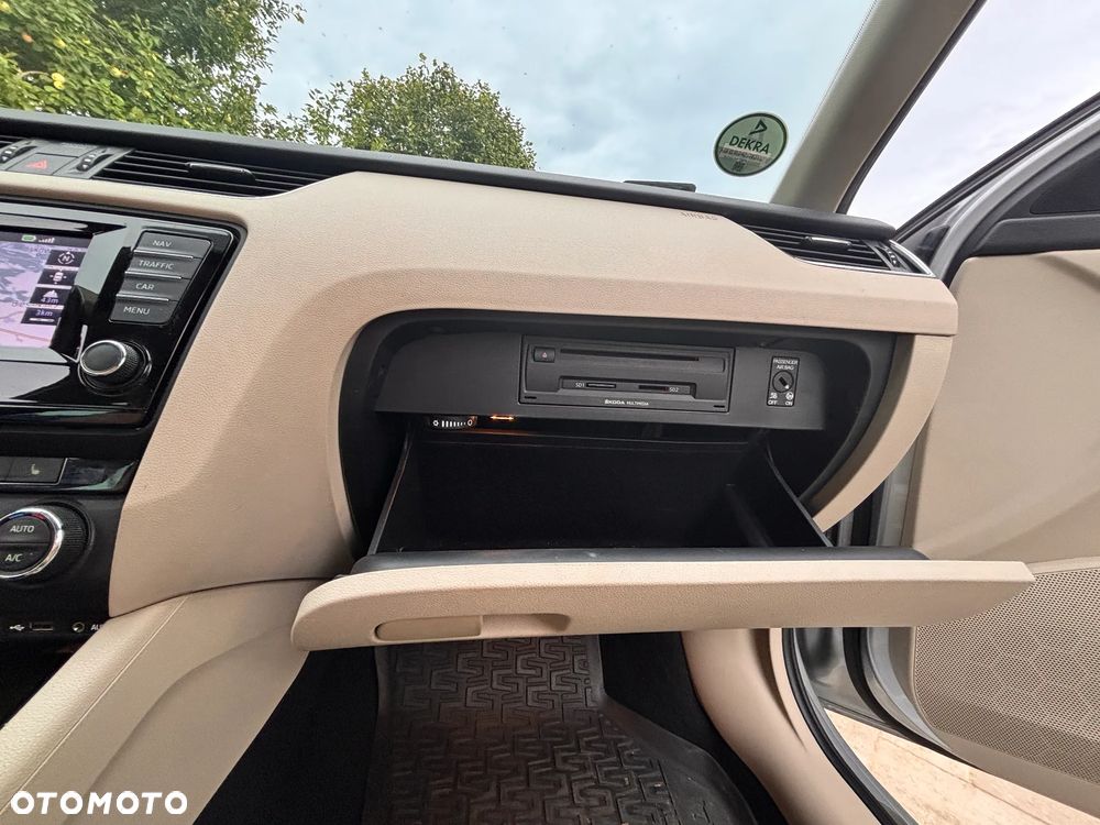 Skoda Octavia 1.6 TDI 4x4 Edition - 8