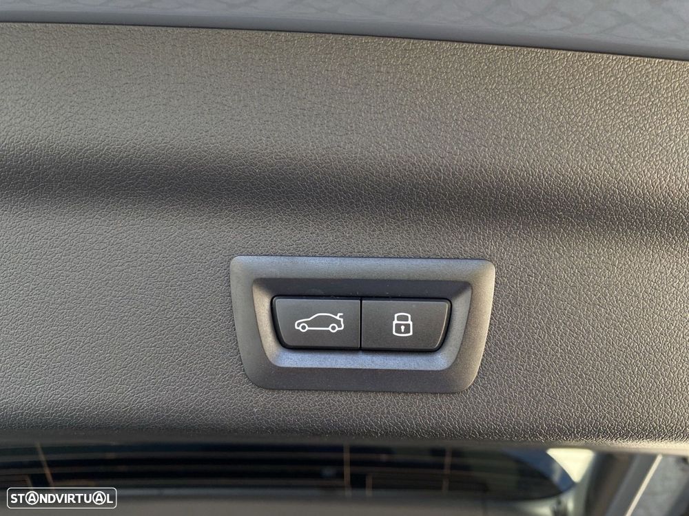 BMW iX1 eDrive20 Pack Desportivo M - 20