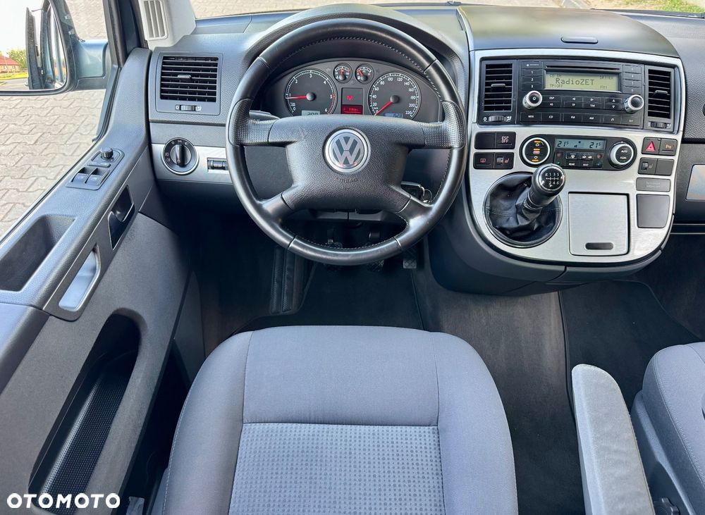Volkswagen Multivan - 17