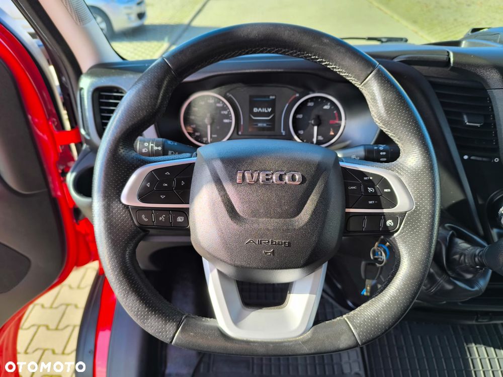 Iveco Daily 50C18 Plandeka, 12 Palet, Sypialnia, Firana+Drzwi z tyłu. - 19