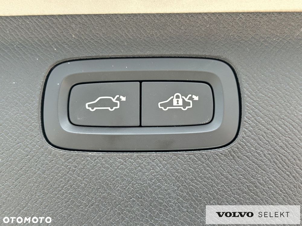 Volvo XC 90 - 32