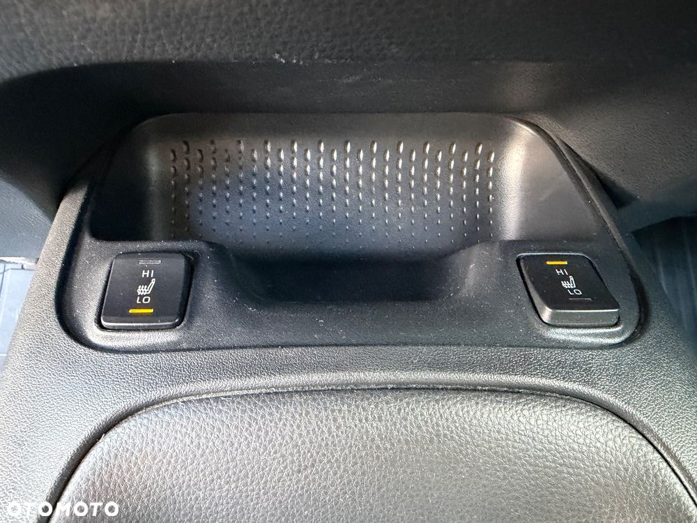 Toyota Corolla 1.8 Hybrid Comfort - 24