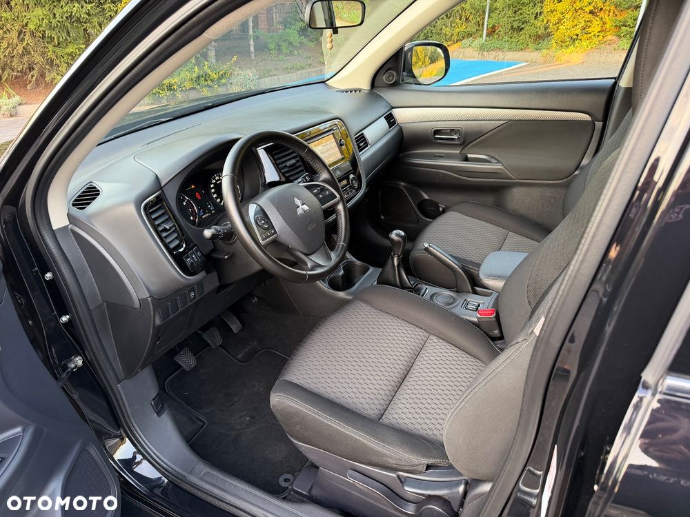 Mitsubishi Outlander - 13