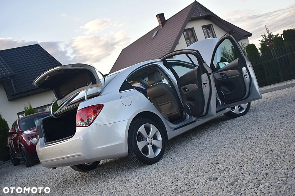 Chevrolet Cruze 1.8 LT - 16