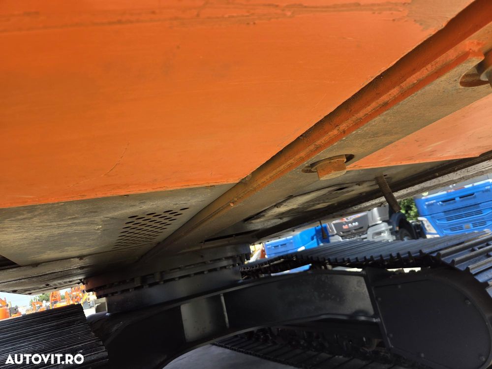 Hitachi ZX350LC, 8.053h, 40 tone, lung brate 20m, ad sapare 18m, cupa 1mc, contragreutate, senile late, consum mediu 25l/h, AC, protectie cabina, 3 pompe hidr Hitachi, revizie hidr efectuata, PROMOTIE 109.900 EUR+Tva - 16