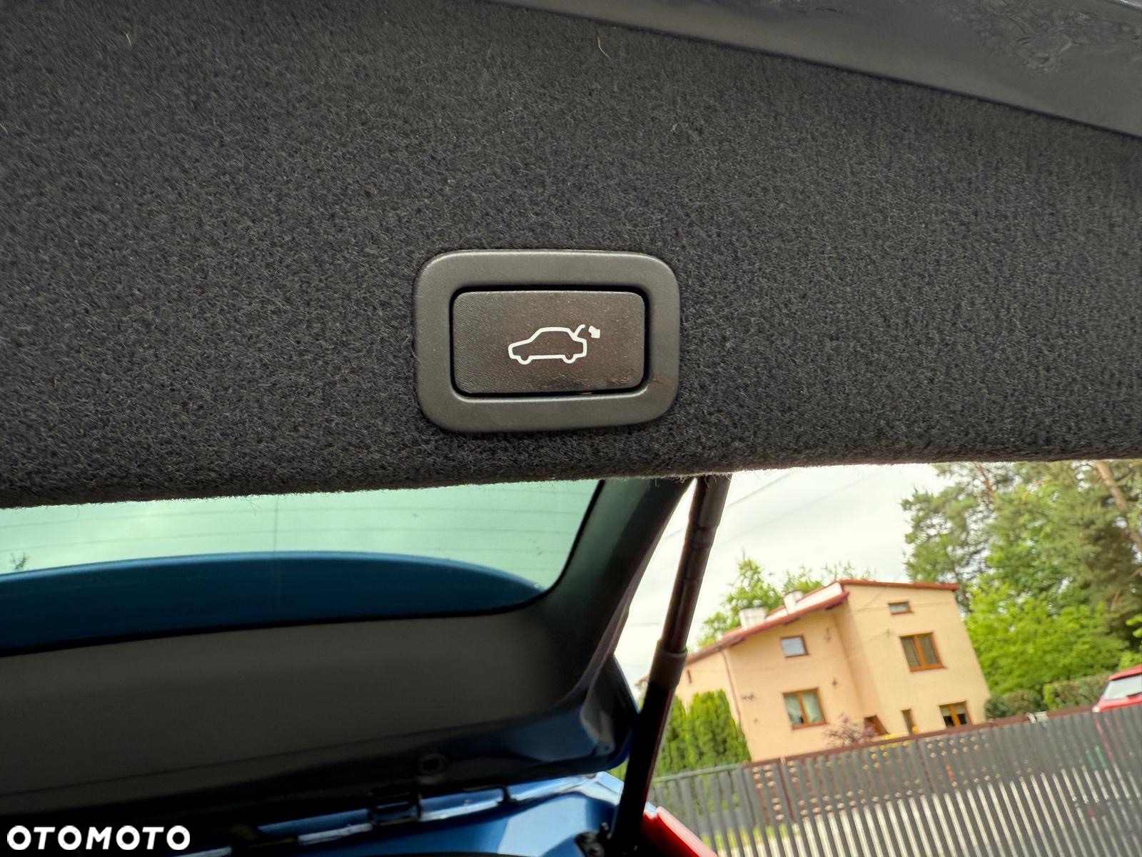 Volvo XC 60 D4 R-Design - 16