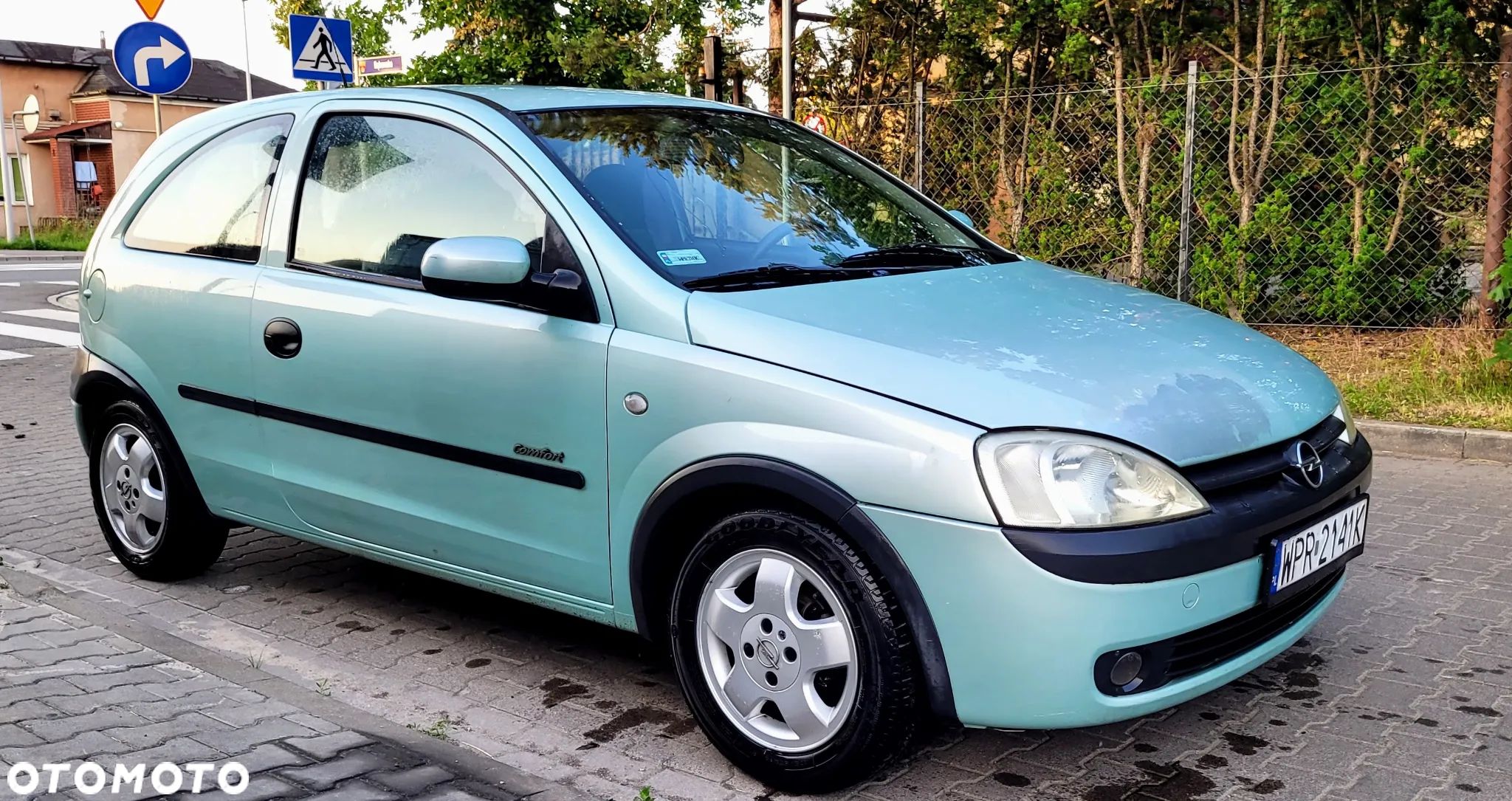 Opel Corsa 1.2 16V Comfort - 1