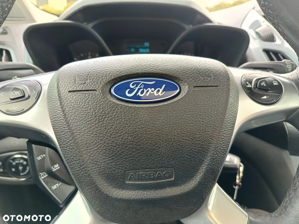Ford Tourneo Connect Grand - 23