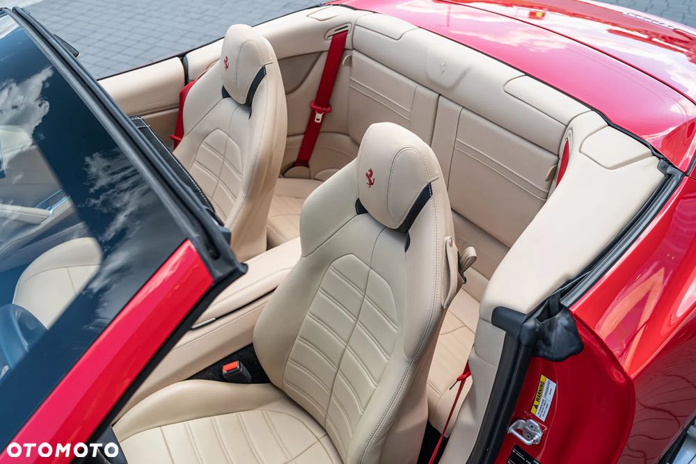 Ferrari California T - 11