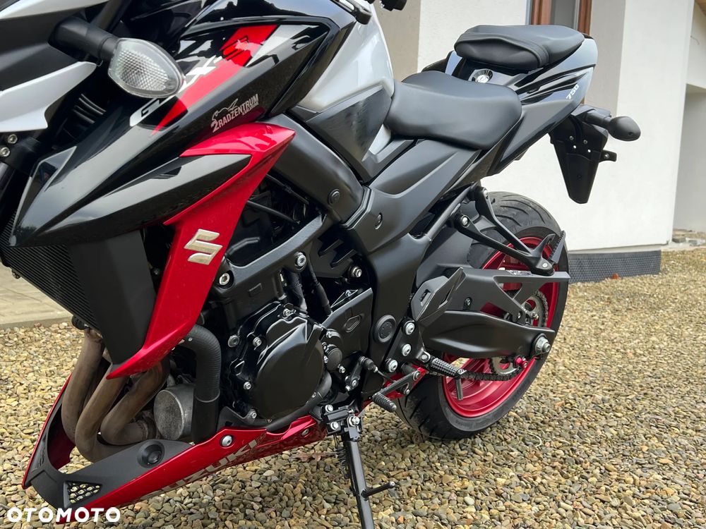 Suzuki GSX - 7