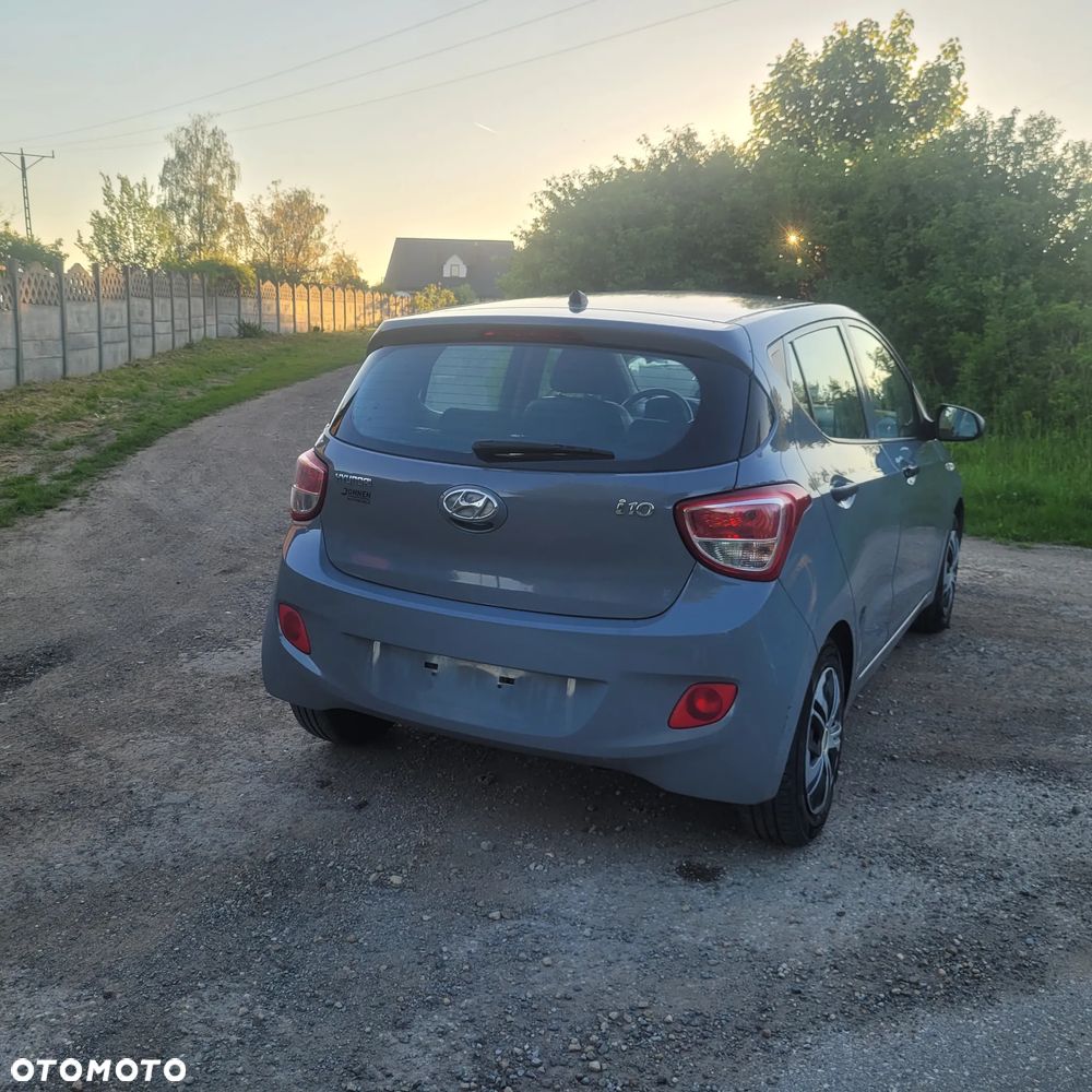 Hyundai i10 1.0 - 14