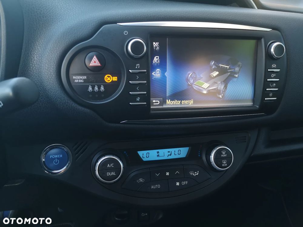 Toyota Yaris Hybrid 100 Premium EU6 - 17