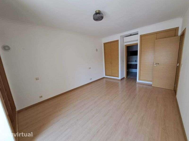 Apartamento T2 semi-novo pronto a habitar em Arruda dos Vinhos - Grande imagem: 3/12