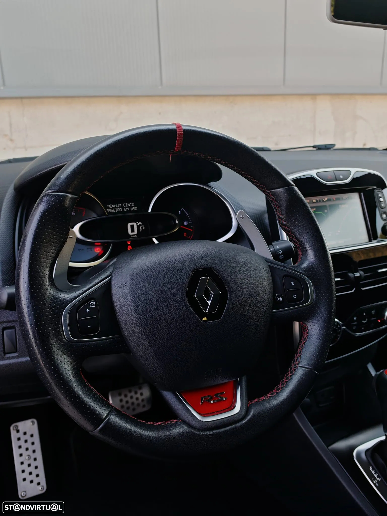 Renault Clio TCe 220 EDC R.S. Trophy - 9