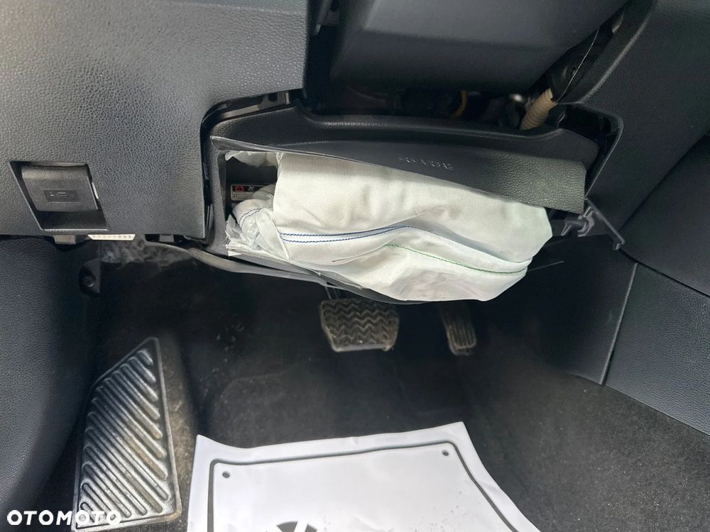 Toyota Corolla 1.8 Hybrid Comfort - 22