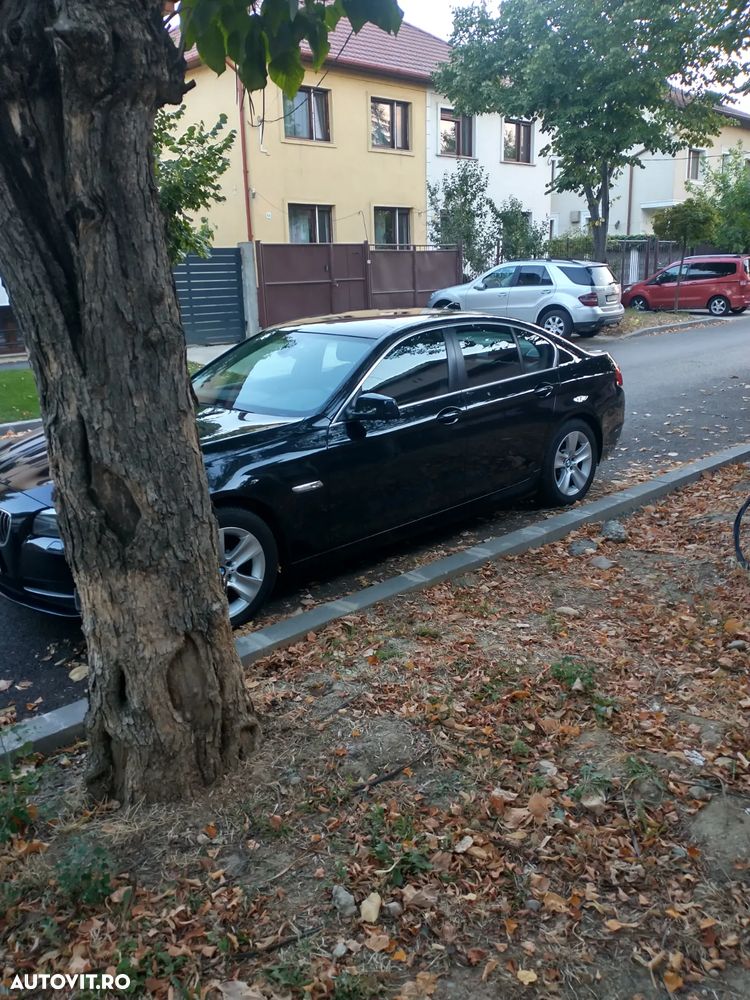 BMW Seria 5 520d - 25