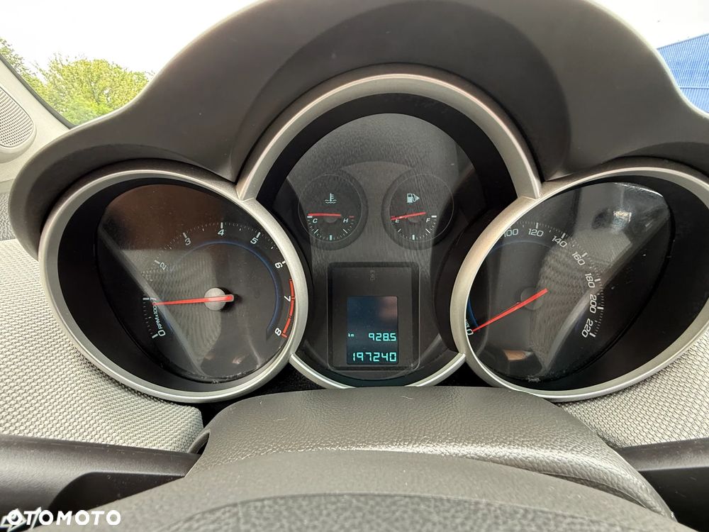 Chevrolet Cruze - 16