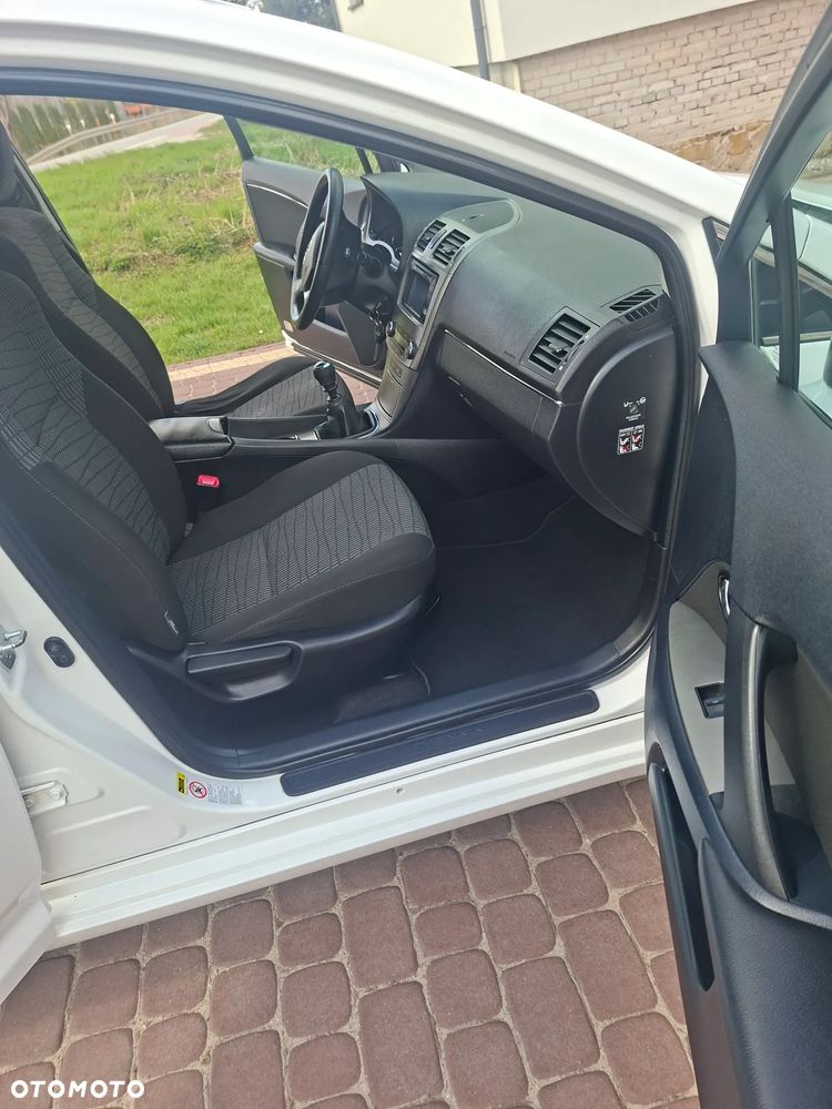 Toyota Avensis 1.8 Life - 9