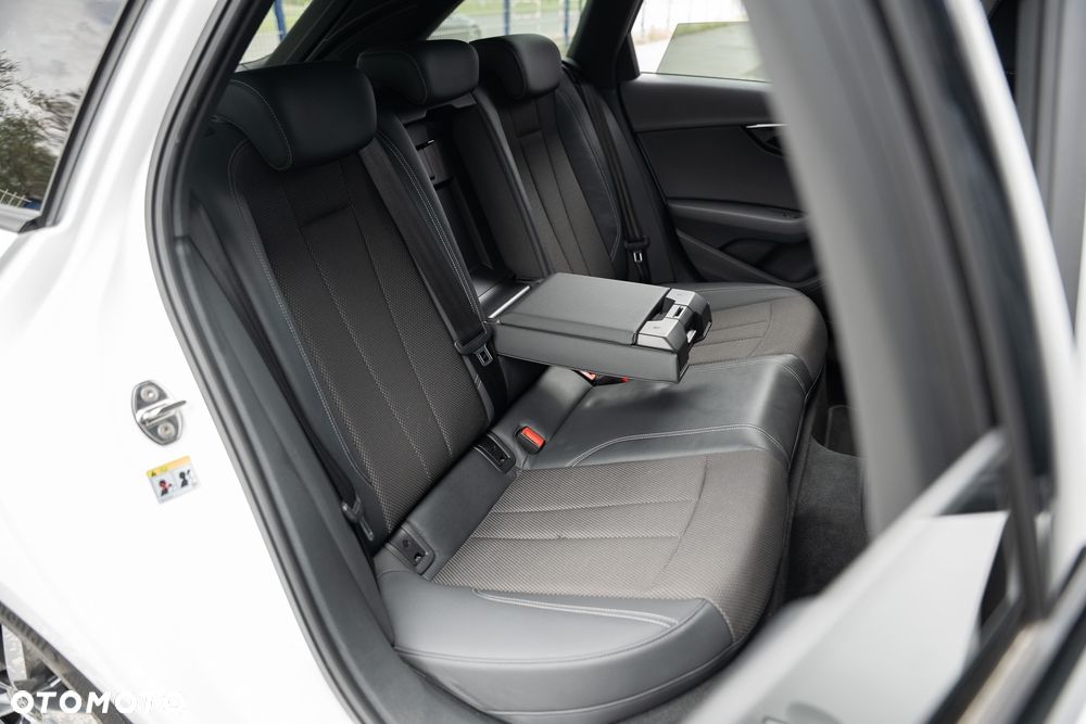 Audi A4 Avant 35 TFSI S tronic S line - 36