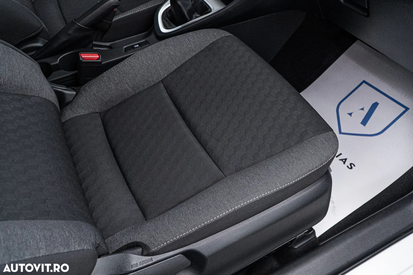 Toyota Yaris 1.5 L Dynamic - 39