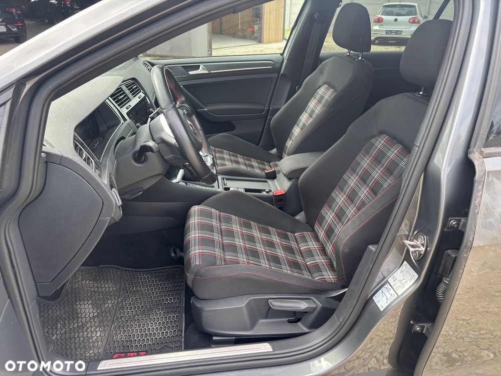 Volkswagen Golf GTI 2.0 TSI OPF Performance - 13