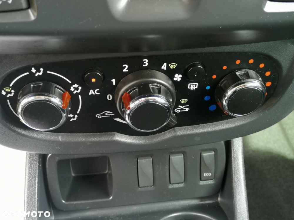 Dacia Duster 1.2 TCe Laureate - 17