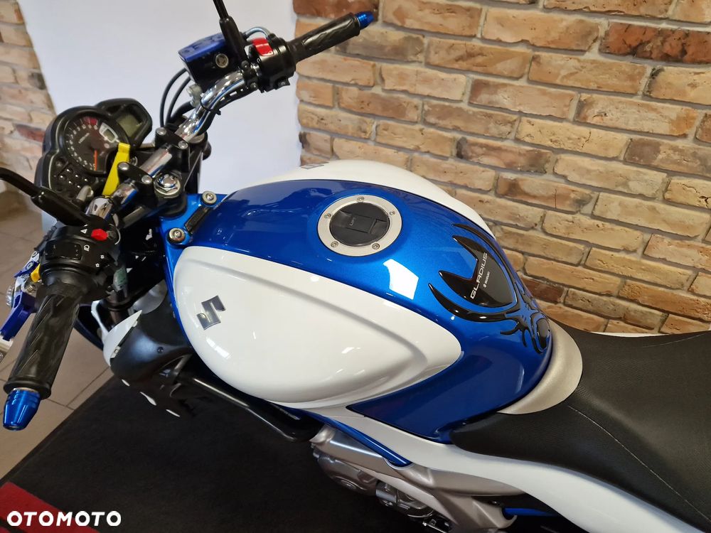 Suzuki Gladius - 28