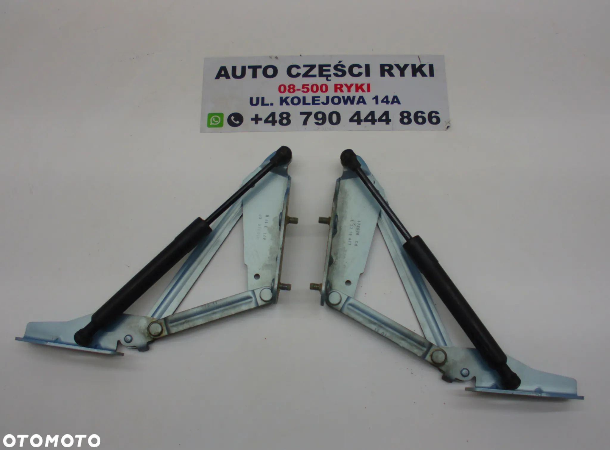 Renault Fluence Ze Zawiasy Klapy Bagażnika - 1