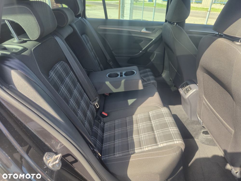Volkswagen Golf GTD (BlueMotion Technology) DSG - 7