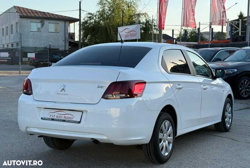 Peugeot 301 - 9