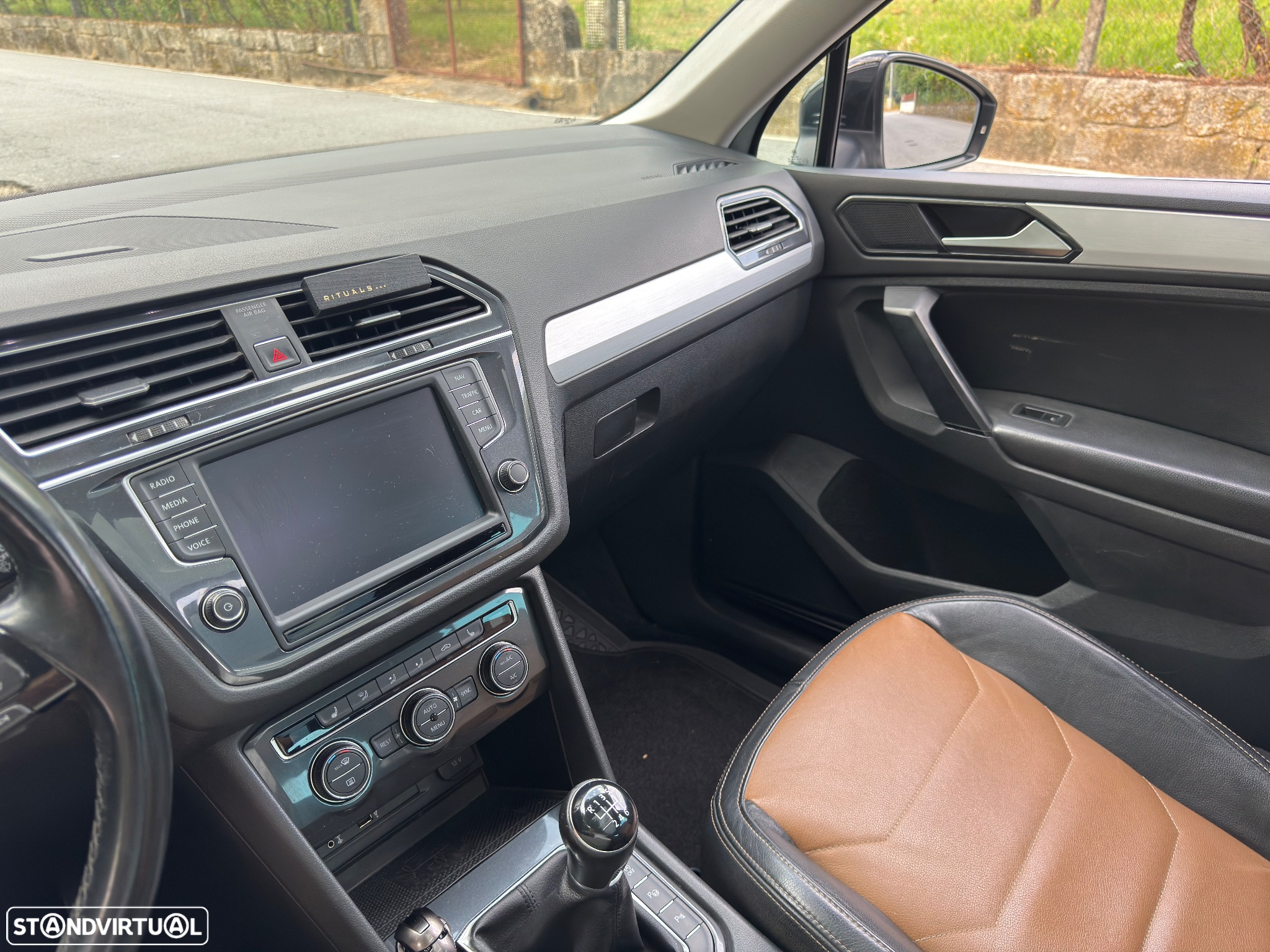 VW Tiguan 2.0 TDI R-Line - 8