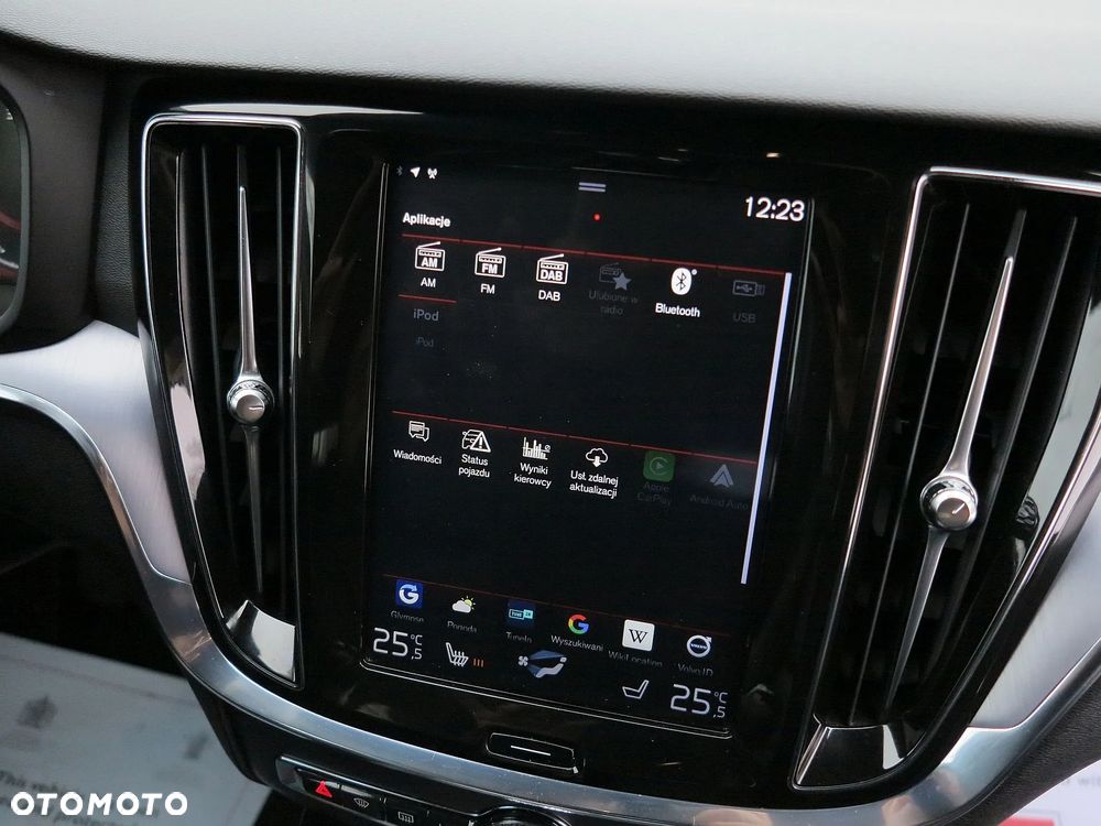 Volvo V60 D3 Momentum - 25