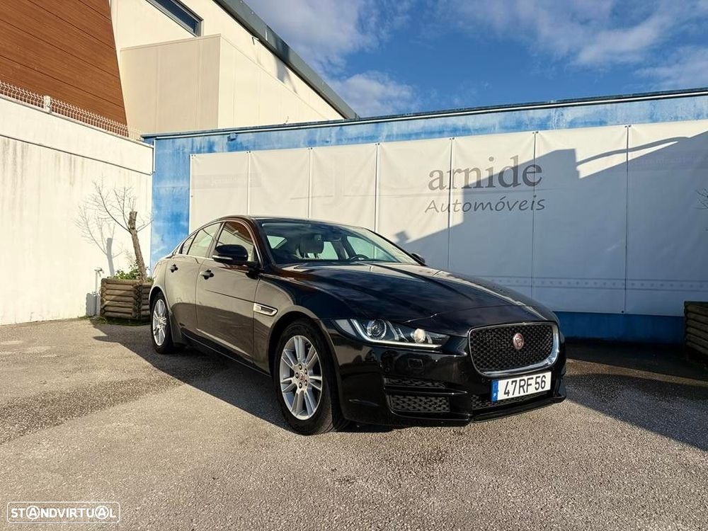 Jaguar XE 2.0 D Pure - 2