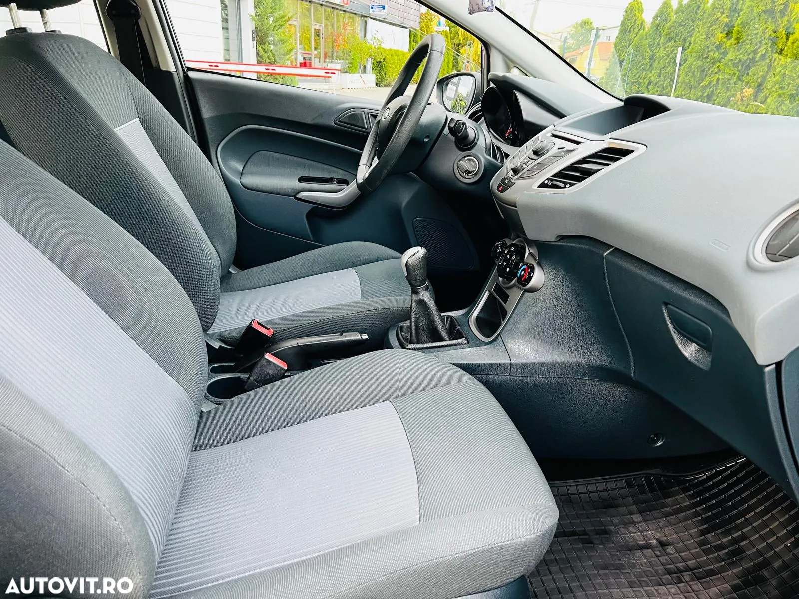 Ford Fiesta 1.4 TDCI Ambiente - 17