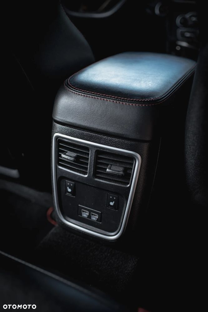 Dodge Charger 6.4 Scat Pack - 32