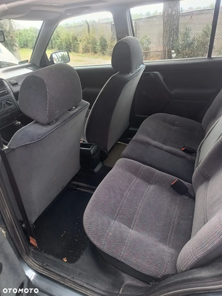 Volkswagen Vento 1.8 GL - 20