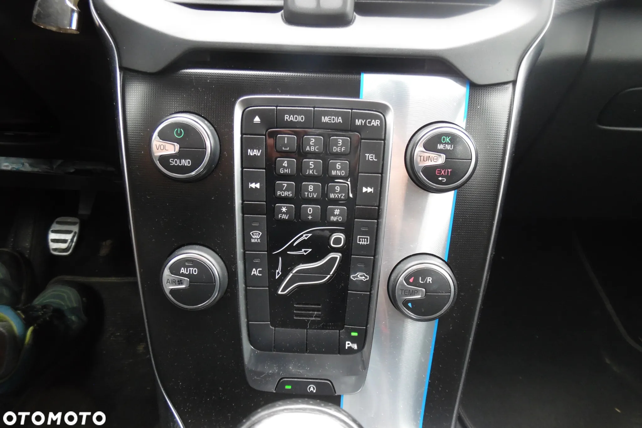 Volvo V40 D2 R-Design - 17