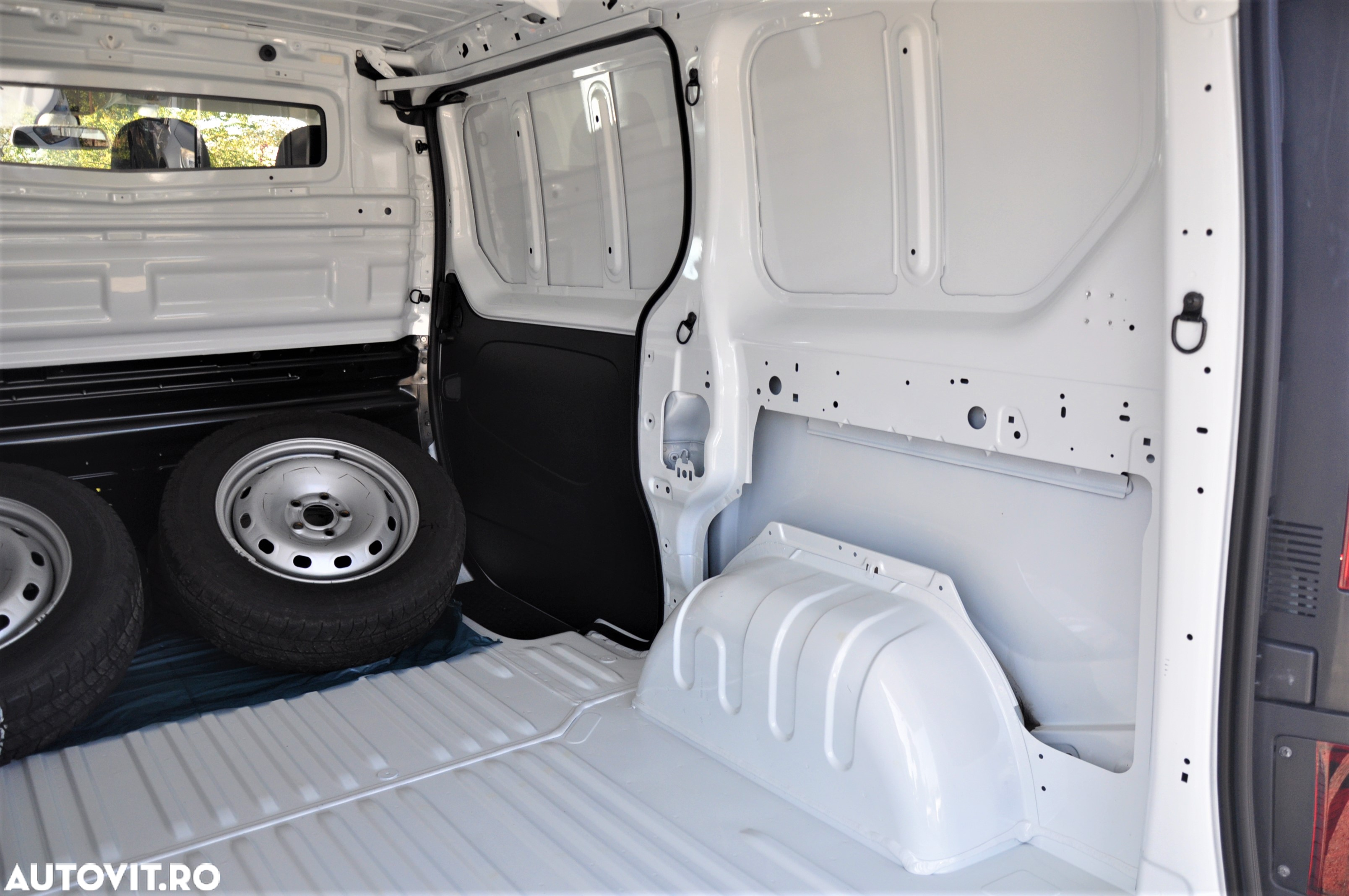 Opel Vivaro Furgon 3 Locuri - 11