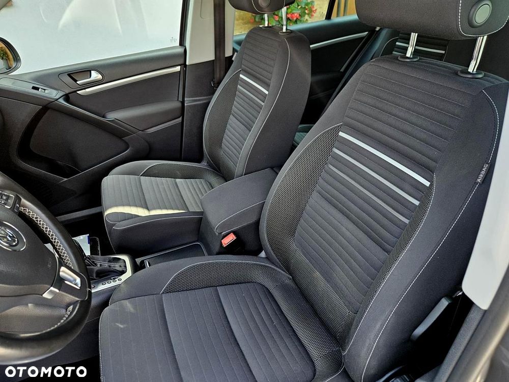 Volkswagen Tiguan 2.0 TDI DPF 4Motion BlueMotion Technology DSG Exclusive - 24