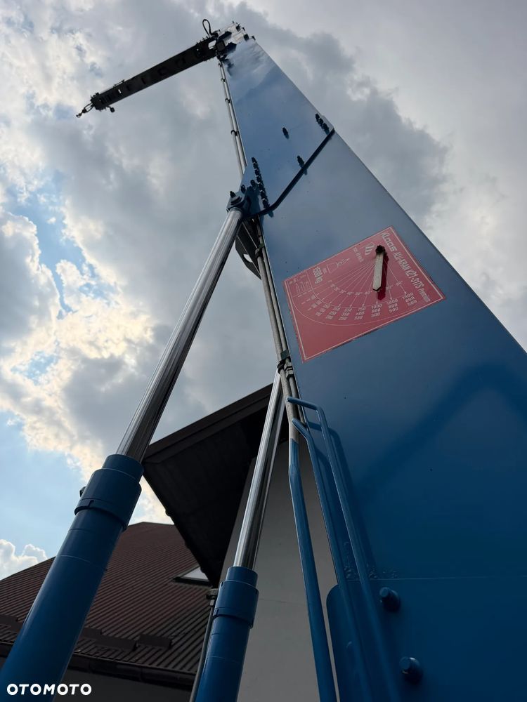 KLAAS 21/31TSP Dźwig Dekarski żuraw zwyżka podnośnik 31m. udźwig 1800kg max. Silnik Yanmar 3cyl. Dźwig Sterowany całkowicie zdalnie z pilota. Do 3,5 tony Transportowanie samochodem osobowym! Podwieszana oś Hydr. Własny Napęd Hydr. na 2 koła w terenie. Maszyna jak Nowa 2,5 tyś mtg. 2013r. Po serwisach Dekra BMWT. Sprowadzona z Norwegii. Nie różni się od nowej z salonu. Pełna Hydraulika w maszynie. Najbogatsza wersja. OKAZJA 230volt. Zero zużycia! - 30